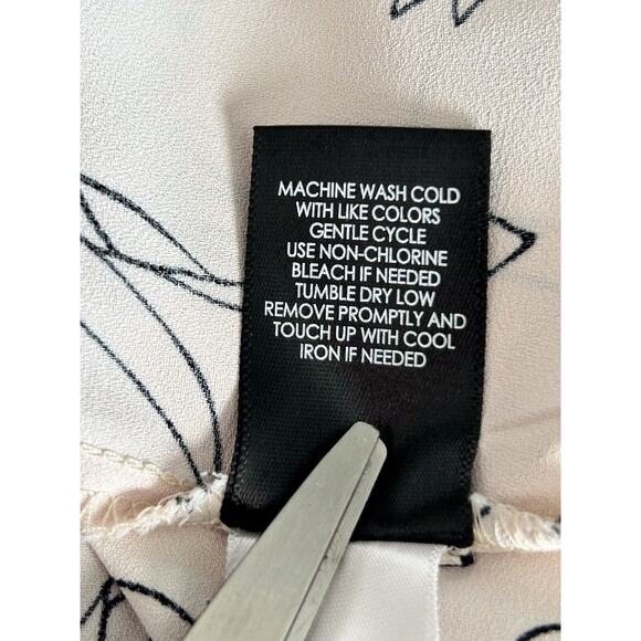 Torrid Top Size 2X Georgette Keyhole Flutter Short Sleeve Pretty Bows Blouse - Picture 9 of 13